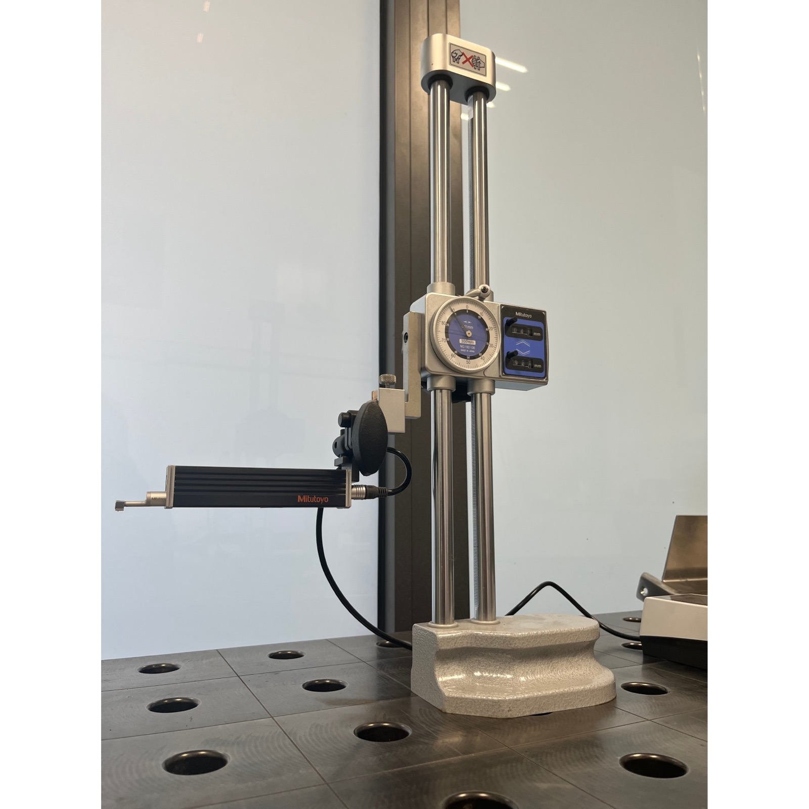 Altimetro digitale Mitutoyo per il controllo dimensionale dei componenti Laser Tech
