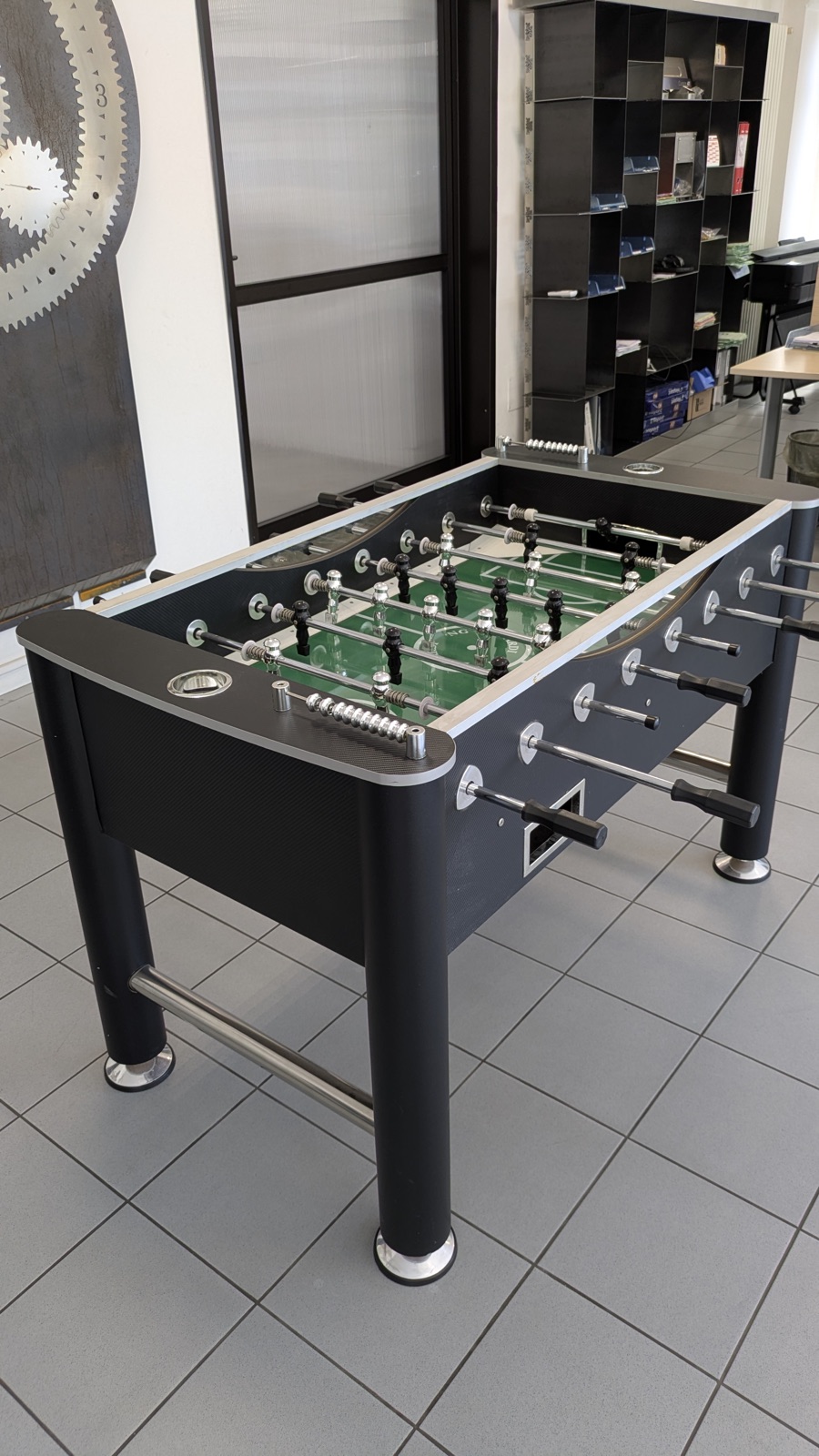 Area relax aziendale con calcetto per il team Laser Tech